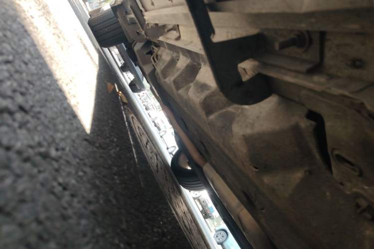 Used Ford Edge 2015 2.0T GTDi Two-Wheel-Drive High-Line Version Chassis Front Right