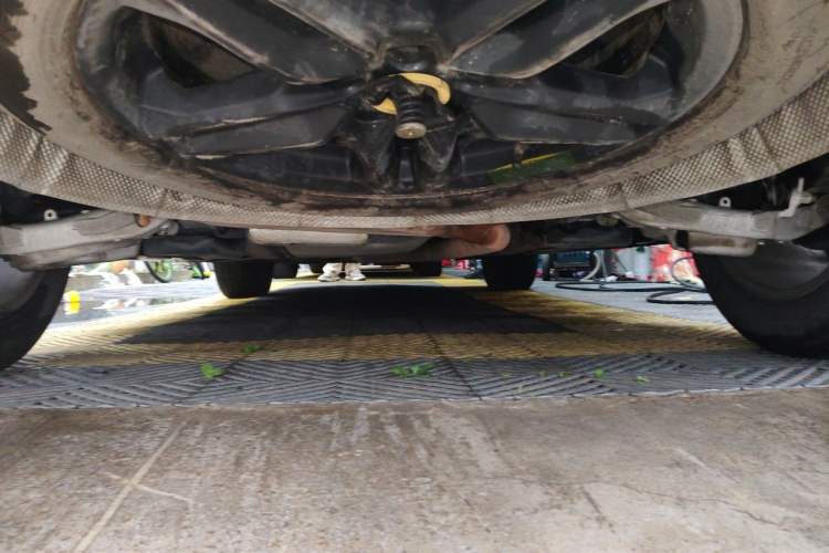 Used Ford Edge 2015 2.0T GTDi Two-Wheel-Drive High-Line Version Chassis Rear