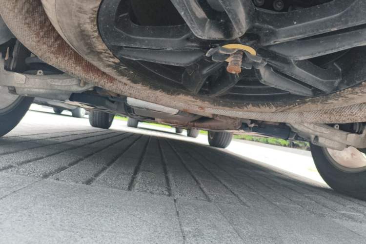 Used Ford Edge 2015 2.0T GTDi Two-Wheel-Drive High-Line Version Chassis Rear