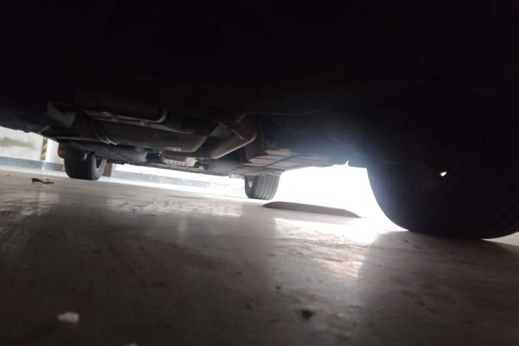 Used Ford Edge 2015 2.0T GTDi Two-Wheel-Drive High-Line Version Chassis Rear