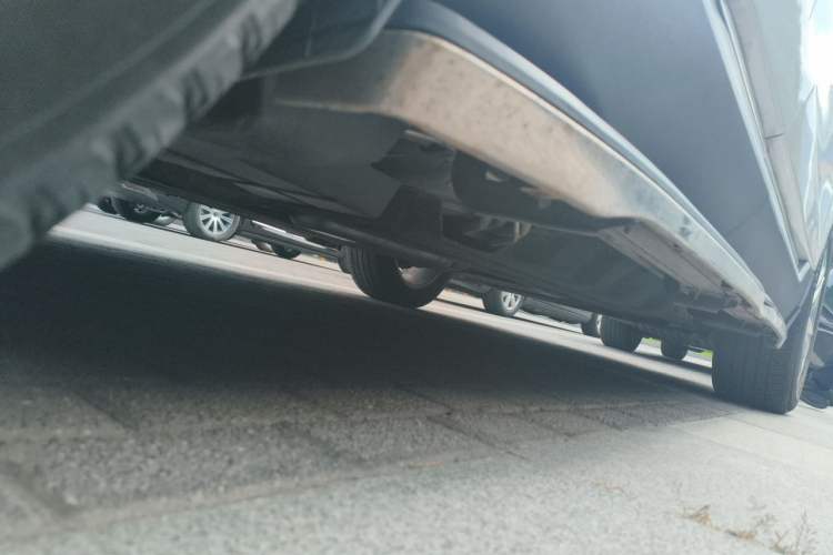 Used Ford Edge 2015 2.0T GTDi Two-Wheel-Drive High-Line Version Chassis Rear Right