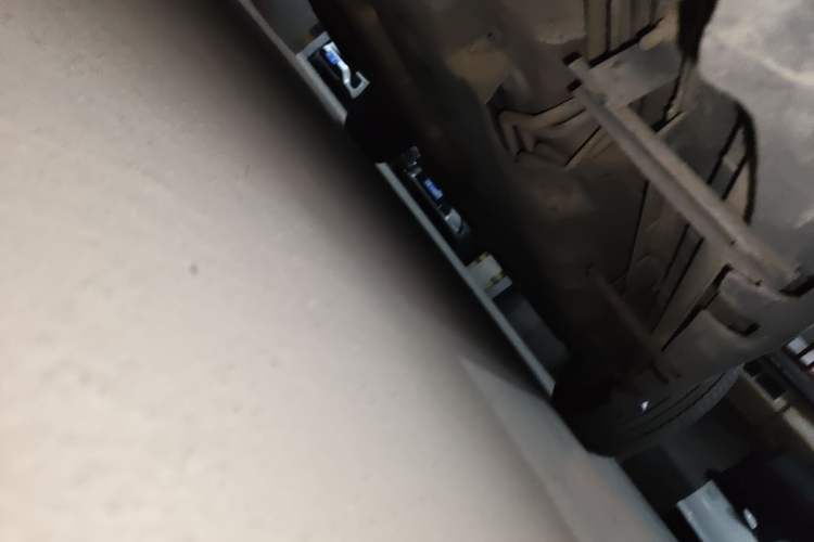 Used Ford Edge 2015 2.0T GTDi Two-Wheel-Drive High-Line Version Chassis Rear Right