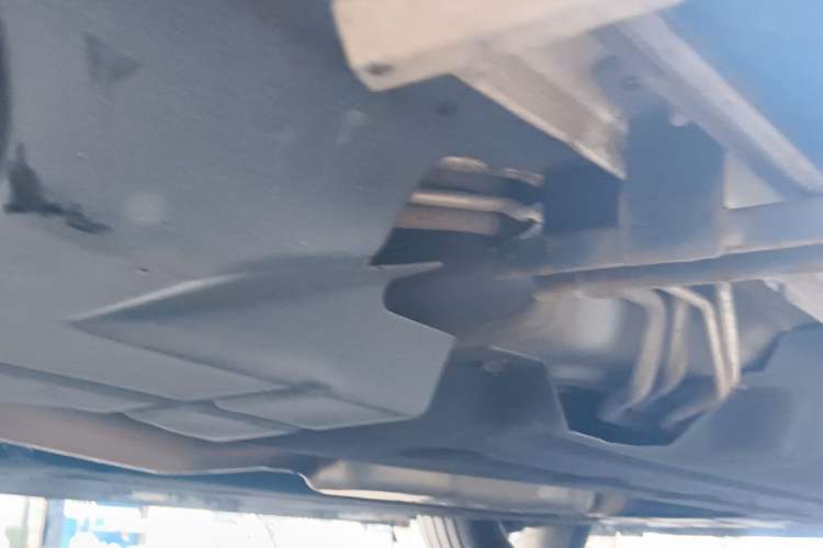 Used Ford Edge 2015 2.0T GTDi Two-Wheel-Drive High-Line Version Chassis Rear Right