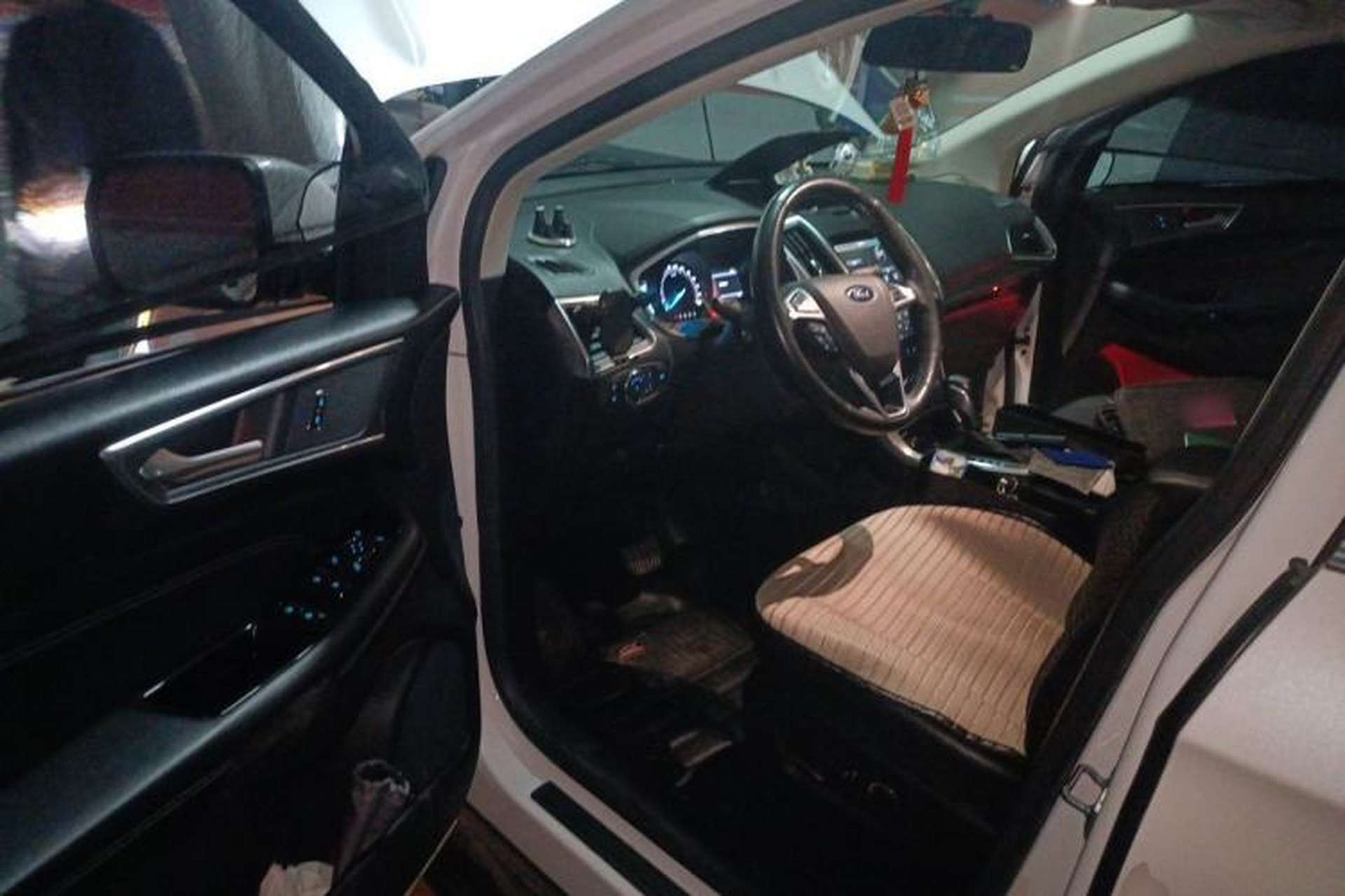 Used Ford Edge 2015 2.0T GTDi Two-Wheel-Drive High-Line Version Driver Seat