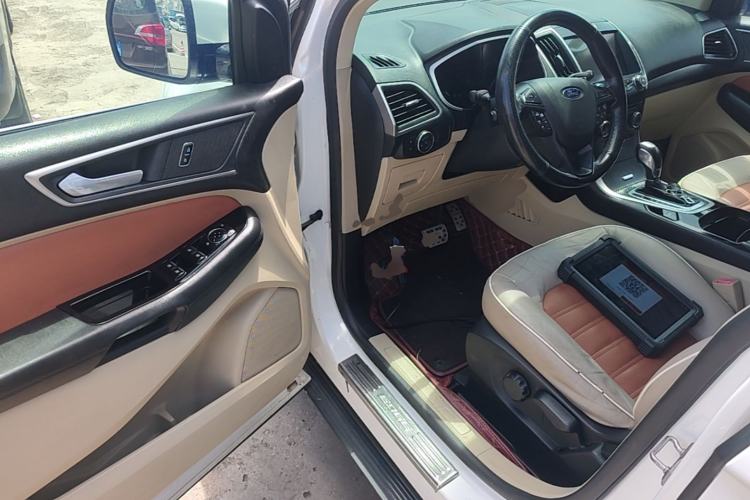Used Ford Edge 2015 2.0T GTDi Two-Wheel-Drive Elite Edition Driver Seat