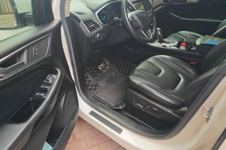 Used Ford Edge 2015 2.7T GTDi 4x4 Sporty 7-Seater Driver Seat