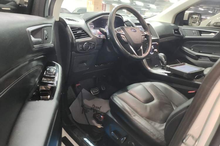 Used Ford Edge 2015 2.7T GTDi 4x4 Prestige 7-Seater Driver Seat