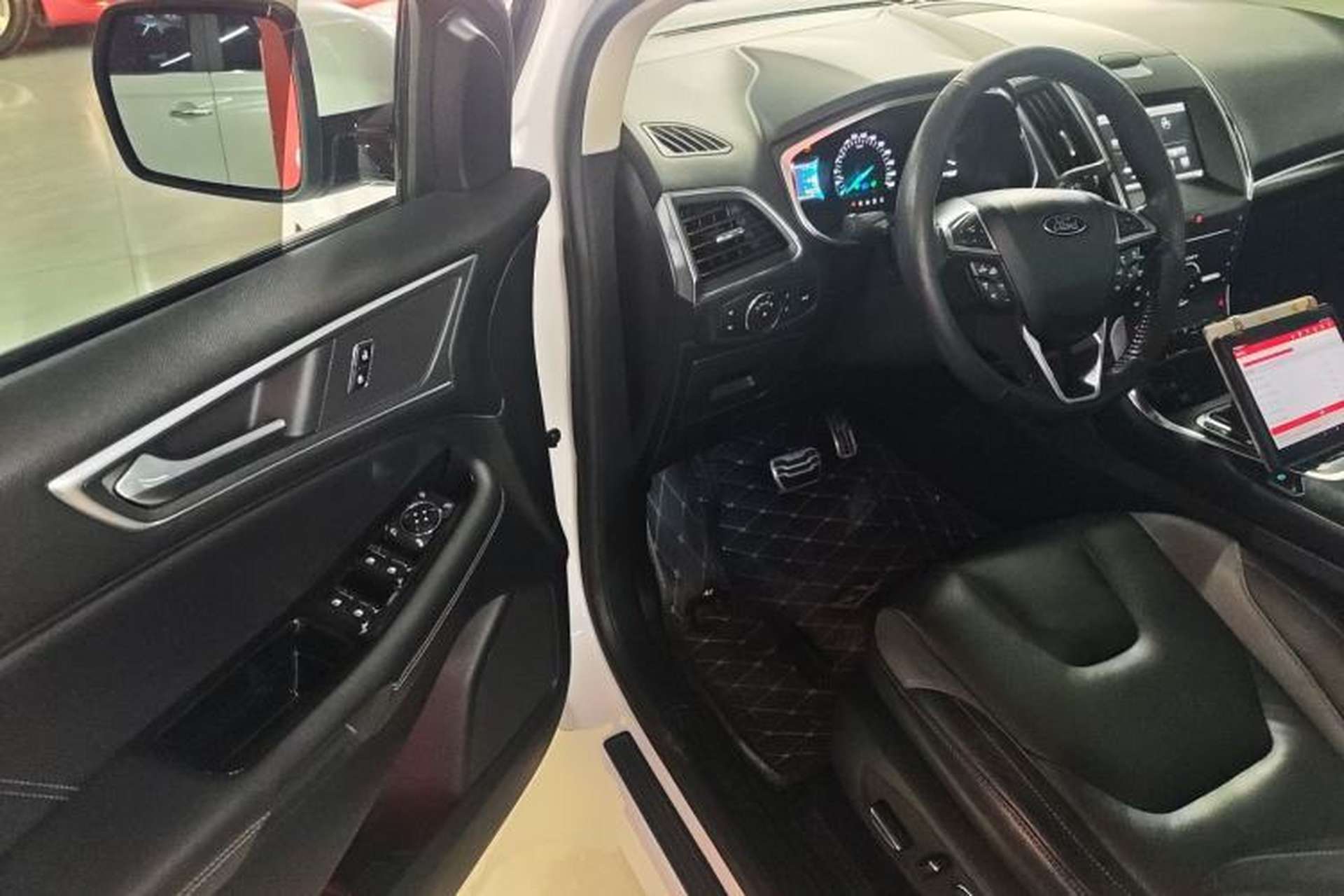 Used Ford Edge 2015 2.7T GTDi 4x4 Sporty 7-Seater Driver Seat