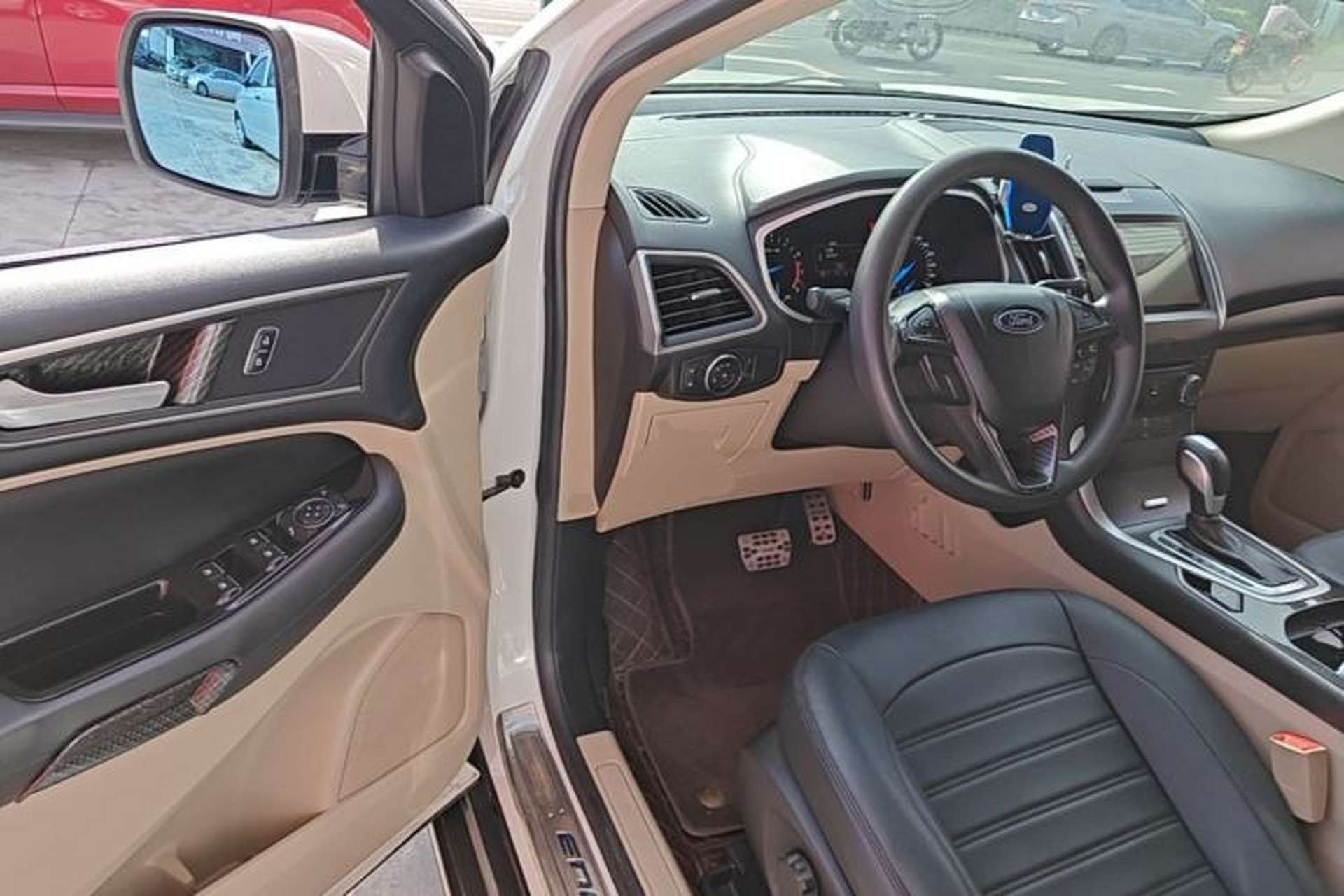 Used Ford Edge 2015 2.0T GTDi Two-Wheel-Drive Elite Edition Driver Seat
