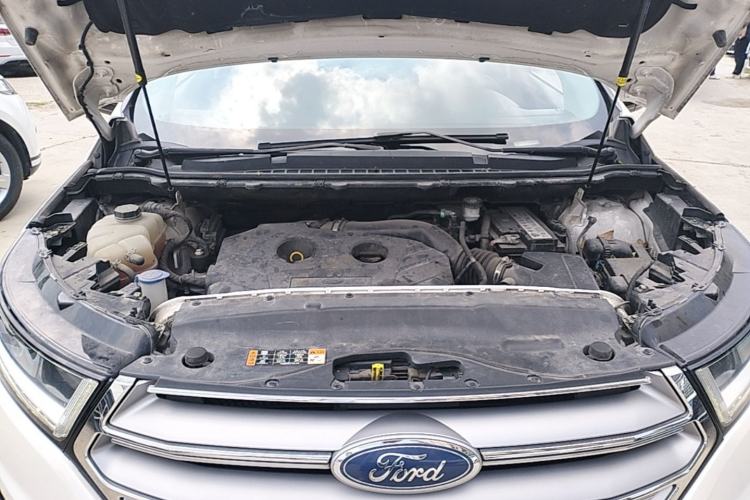 Used Ford Edge 2015 2.0T GTDi Two-Wheel-Drive High-Line Version Engine Bay