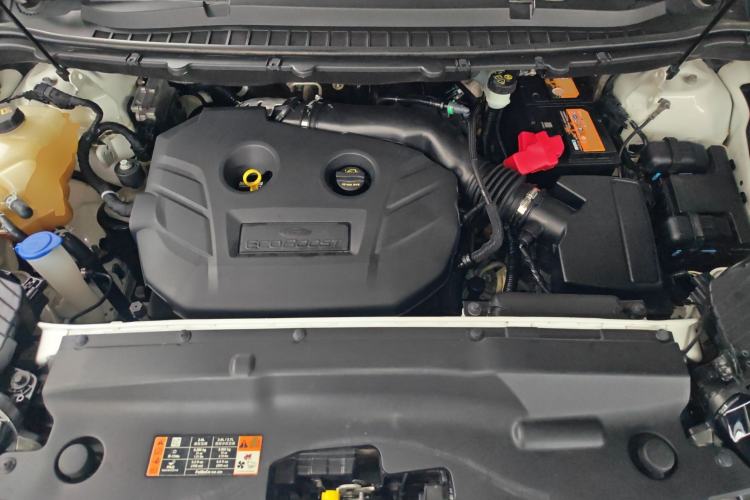 Used Ford Edge 2015 2.0T GTDi Two-Wheel-Drive Elite Edition Engine Bay
