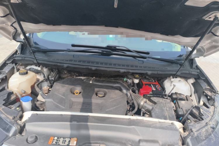Used Ford Edge 2015 2.0T GTDi Two-Wheel-Drive High-Line Version Engine Bay
