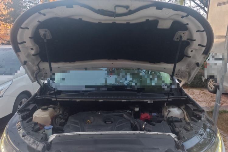 Used Ford Edge 2015 2.0T GTDi Two-Wheel-Drive High-Line Version Engine Bay