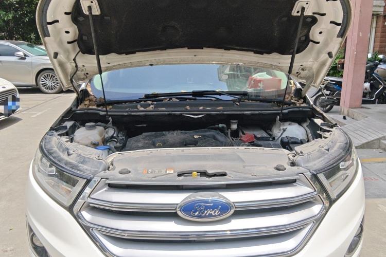 Used Ford Edge 2015 2.0T GTDi Two-Wheel-Drive Platinum Edition Engine Bay
