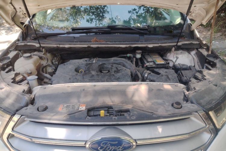 Used Ford Edge 2015 2.0T GTDi Two-Wheel-Drive High-Line Version Engine Bay