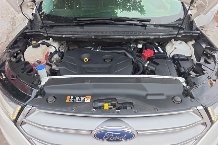 Used Ford Edge 2015 2.0T GTDi Two-Wheel-Drive High-Line Version Engine Bay