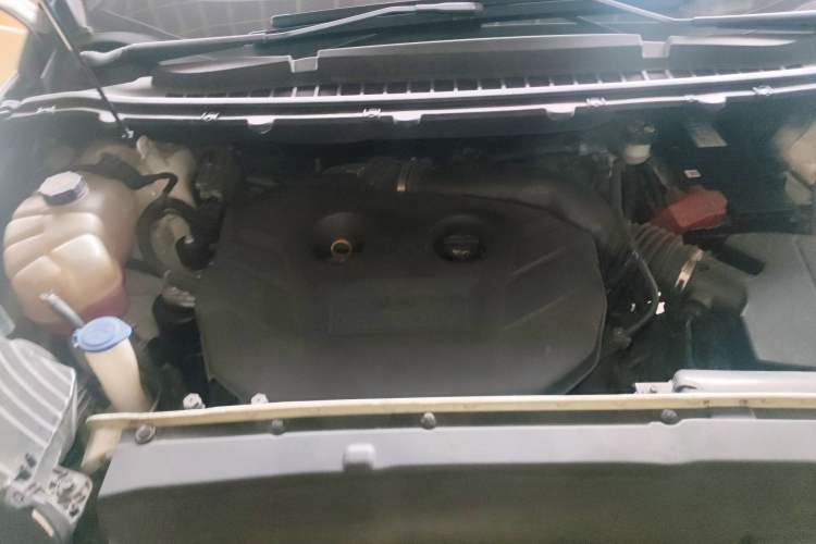 Used Ford Edge 2015 2.0T GTDi Two-Wheel-Drive Elite Edition Engine Bay