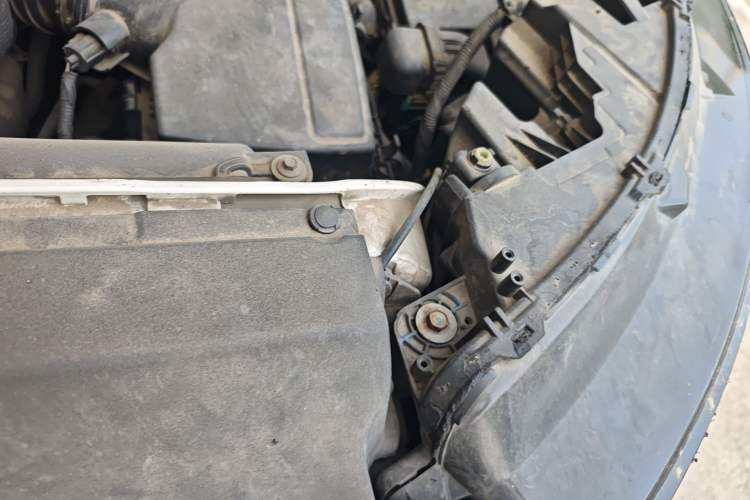 Used Ford Edge 2015 2.0T GTDi 4x4 High-Grade Model Engine Bay Left