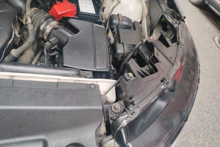 Used Ford Edge 2015 2.0T GTDi Four-Wheel Drive Prestige Model Engine Bay Left