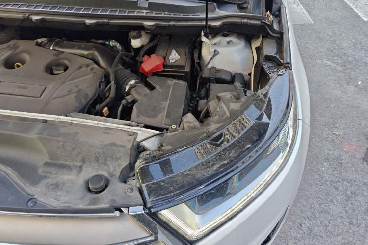 Used Ford Edge 2015 2.0T GTDi 4x4 High-Grade Model Engine Bay Left