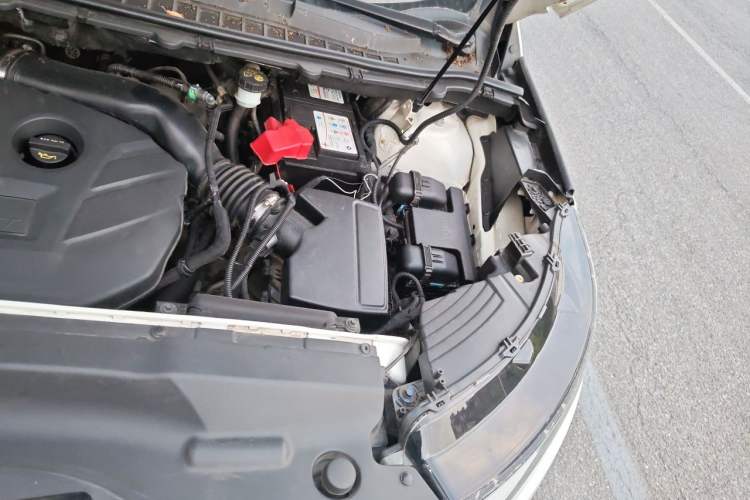 Used Ford Edge 2015 2.0T GTDi Two-Wheel-Drive Elite Edition Engine Bay Left