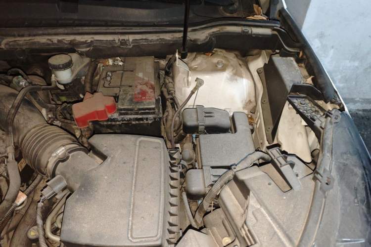 Used Ford Edge 2015 2.0T GTDi Two-Wheel-Drive High-Line Version Engine Bay Left