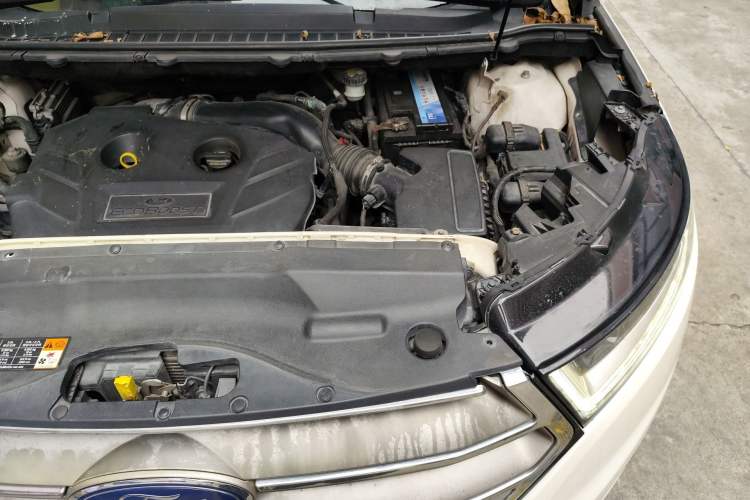 Used Ford Edge 2015 2.0T GTDi Two-Wheel-Drive High-Line Version Engine Bay Left