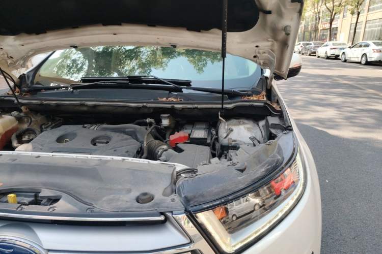 Used Ford Edge 2015 2.0T GTDi Two-Wheel-Drive High-Line Version Engine Bay Left