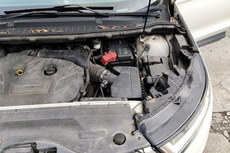 Used Ford Edge 2015 2.0T GTDi 4x4 High-Grade Model Engine Bay Left