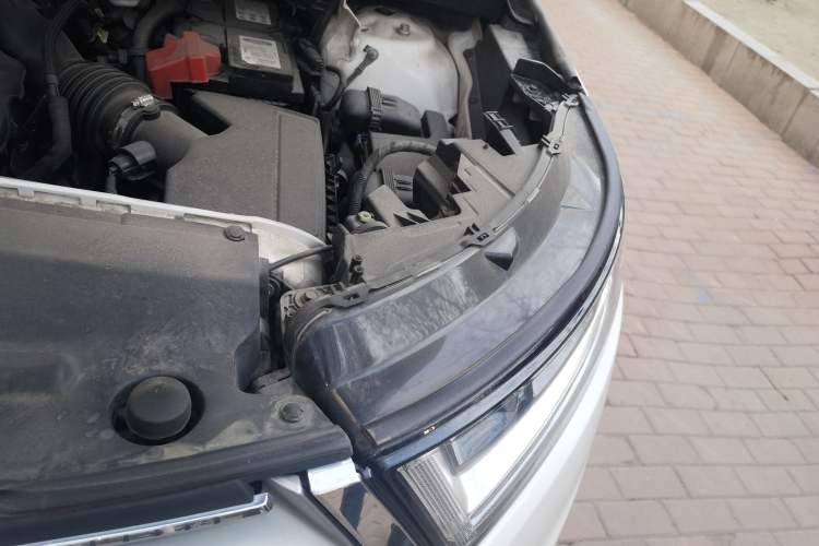 Used Ford Edge 2015 2.0T GTDi 4x4 High-Grade Model Engine Bay Left