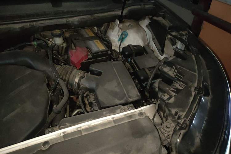 Used Ford Edge 2015 2.0T GTDi 4x4 High-Grade Model Engine Bay Left