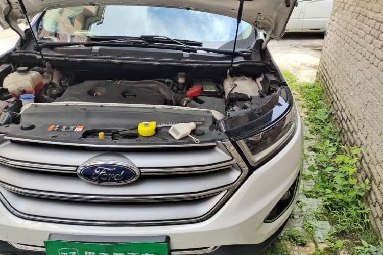 Used Ford Edge 2015 2.0T GTDi Two-Wheel-Drive High-Line Version Engine Bay Left