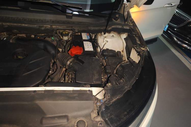 Used Ford Edge 2015 2.0T GTDi Four-Wheel Drive Prestige Model Engine Bay Left