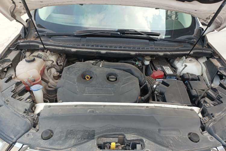 Used Ford Edge 2015 2.0T GTDi Four-Wheel Drive Prestige Model Engine Bay