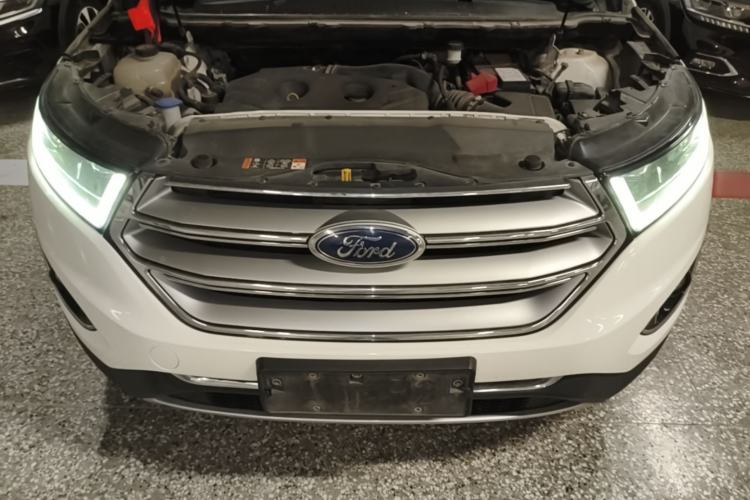 Used Ford Edge 2015 2.0T GTDi Two-Wheel-Drive High-Line Version Engine Bay
