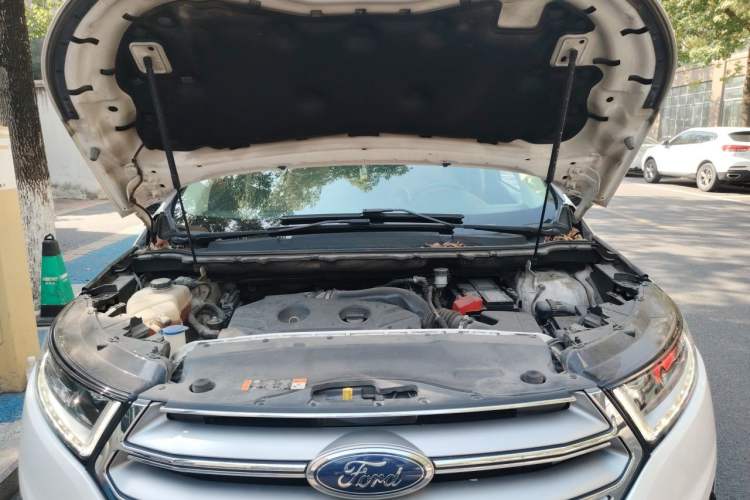 Used Ford Edge 2015 2.0T GTDi Two-Wheel-Drive High-Line Version Engine Bay