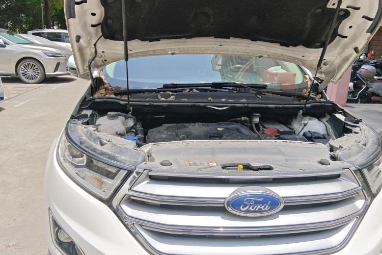 Used Ford Edge 2015 2.0T GTDi Two-Wheel-Drive Platinum Edition Engine Bay Right