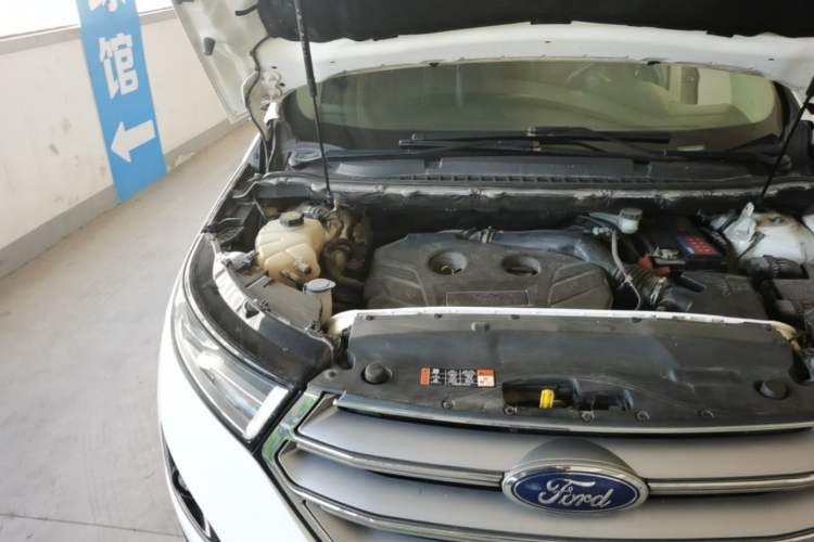 Used Ford Edge 2015 2.0T GTDi Two-Wheel-Drive Elite Edition Engine Bay Right