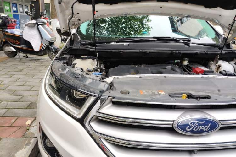 Used Ford Edge 2015 2.0T GTDi Four-Wheel Drive Prestige Model Engine Bay Right