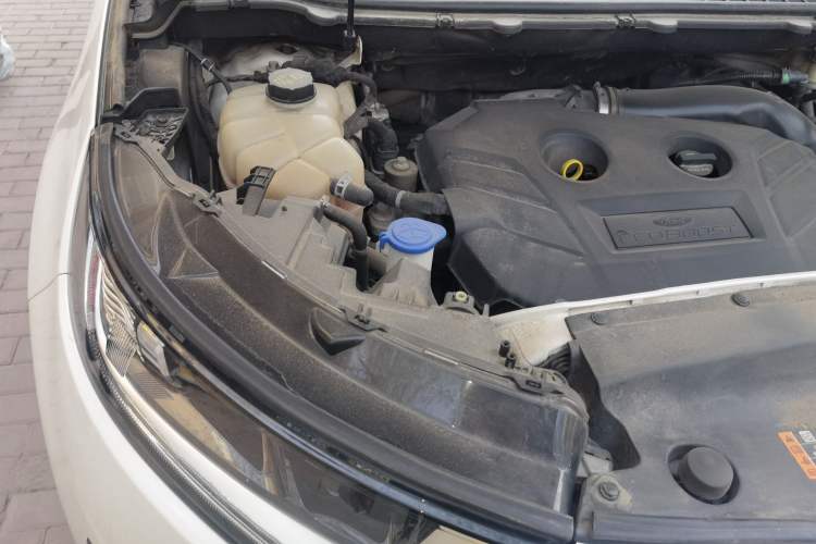 Used Ford Edge 2015 2.0T GTDi 4x4 High-Grade Model Engine Bay Right