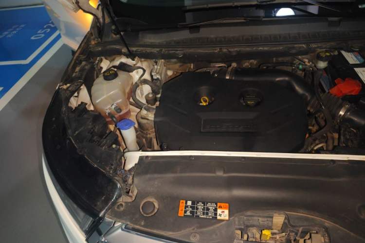 Used Ford Edge 2015 2.0T GTDi Four-Wheel Drive Prestige Model Engine Bay Right