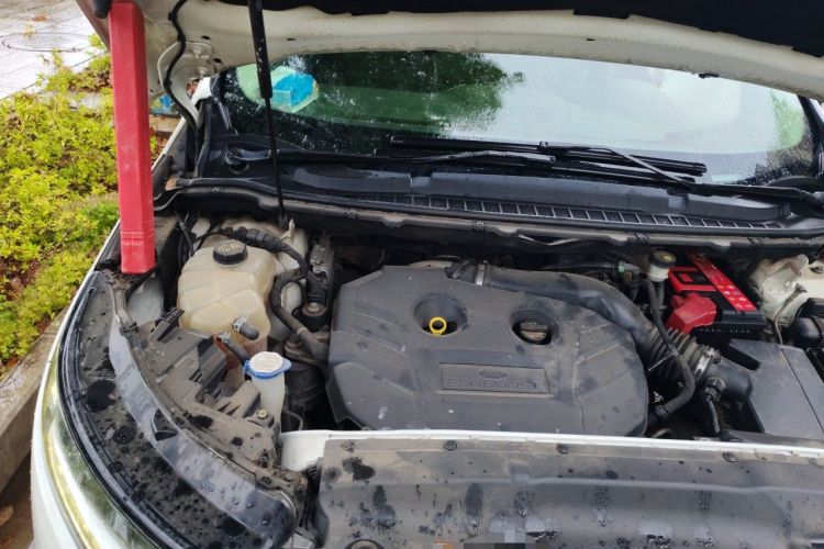 Used Ford Edge 2015 2.0T GTDi 4x4 High-Grade Model Engine Bay Right