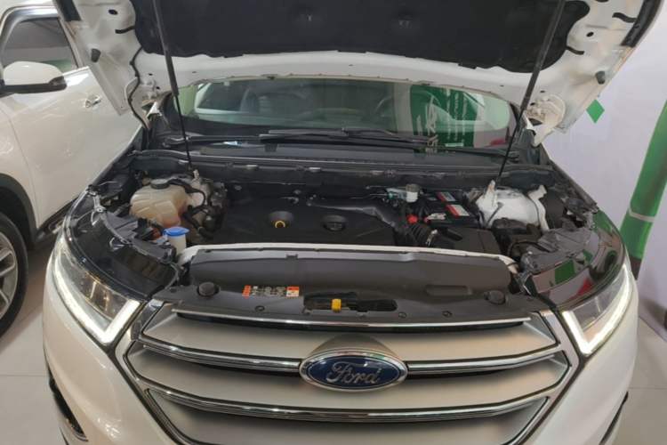 Used Ford Edge 2015 2.0T GTDi Two-Wheel-Drive High-Line Version Engine Bay