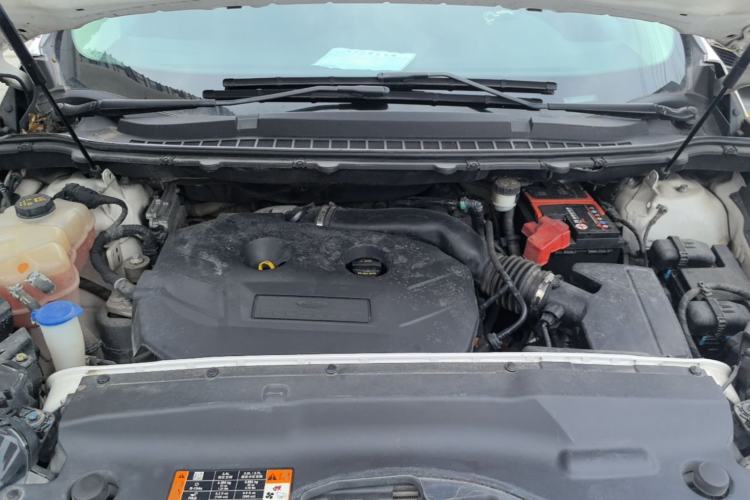 Used Ford Edge 2015 2.0T GTDi Two-Wheel-Drive High-Line Version Engine Bay