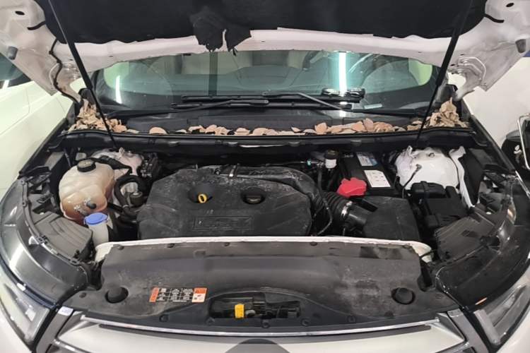 Used Ford Edge 2015 2.0T GTDi Two-Wheel-Drive Elite Edition Engine Bay