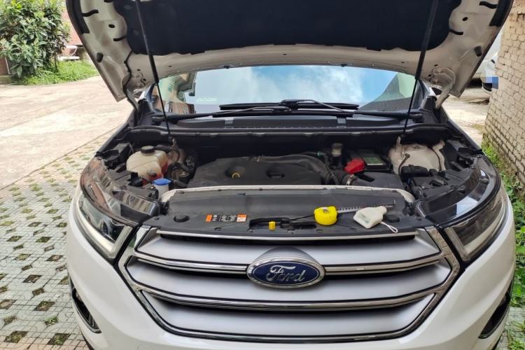 Used Ford Edge 2015 2.0T GTDi Two-Wheel-Drive High-Line Version Engine Bay