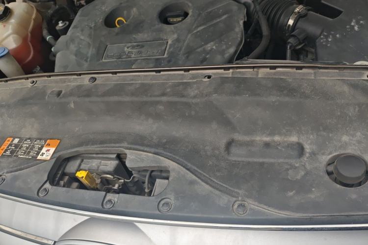 Used Ford Edge 2015 2.0T GTDi Two-Wheel-Drive Elite Edition Engine Bay