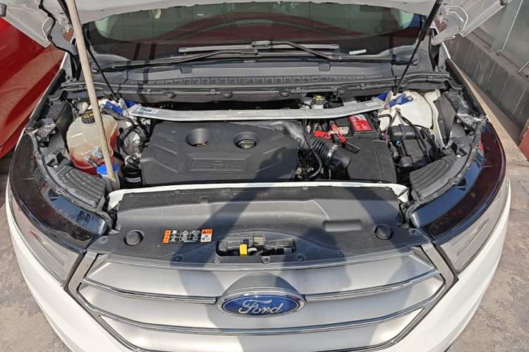 Used Ford Edge 2015 2.0T GTDi Two-Wheel-Drive Elite Edition Engine Bay