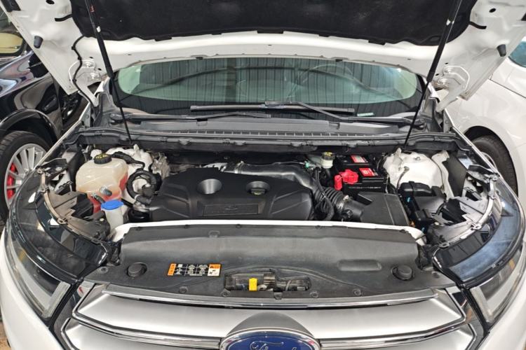 Used Ford Edge 2015 2.0T GTDi Two-Wheel-Drive High-Line Version Engine Bay