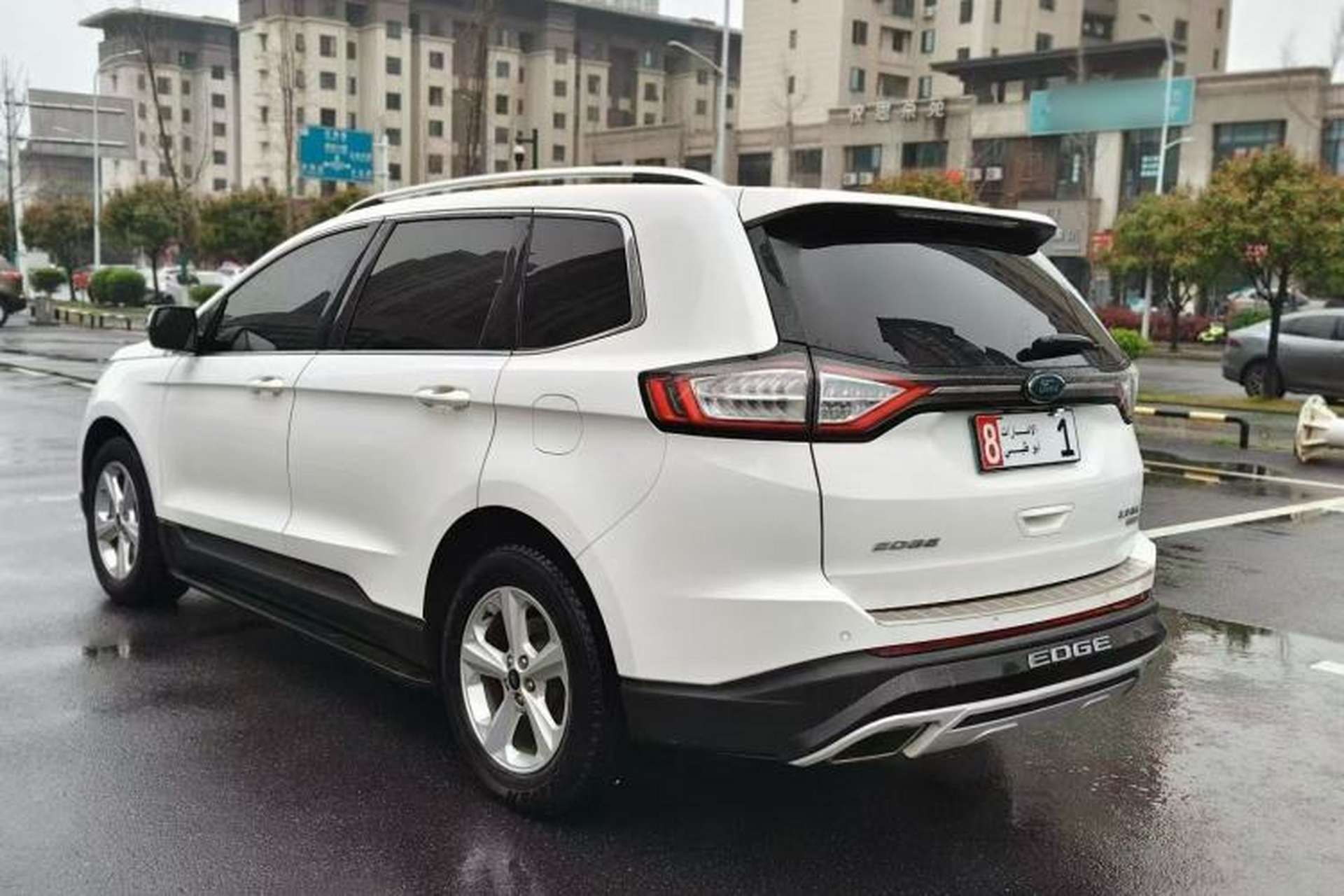 Used Ford Edge 2015 2.0T GTDi Two-Wheel-Drive Elite Edition Exterior 3